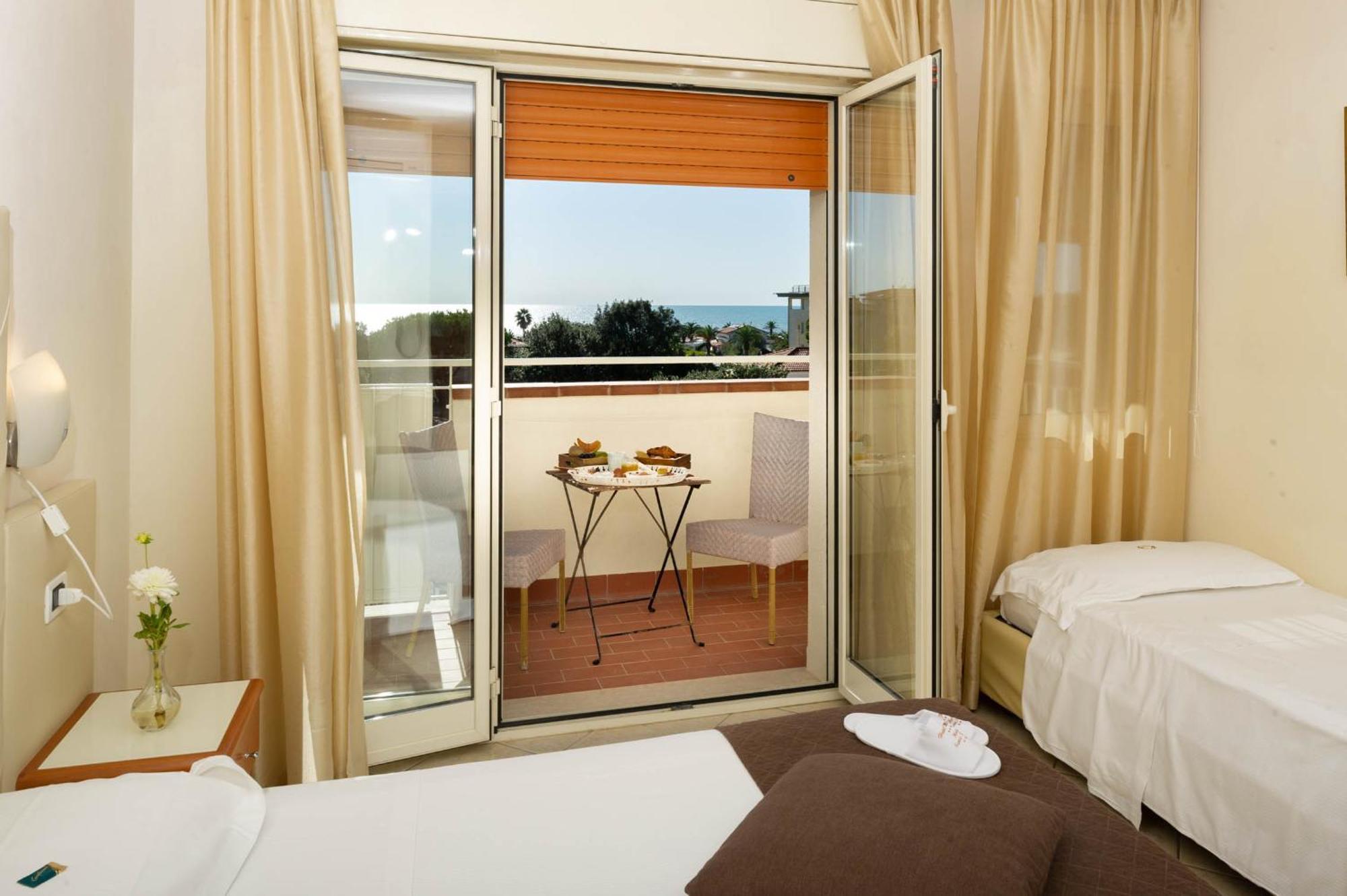 Hotel Nuova Sabrina Marina di Pietrasanta Eksteriør bilde