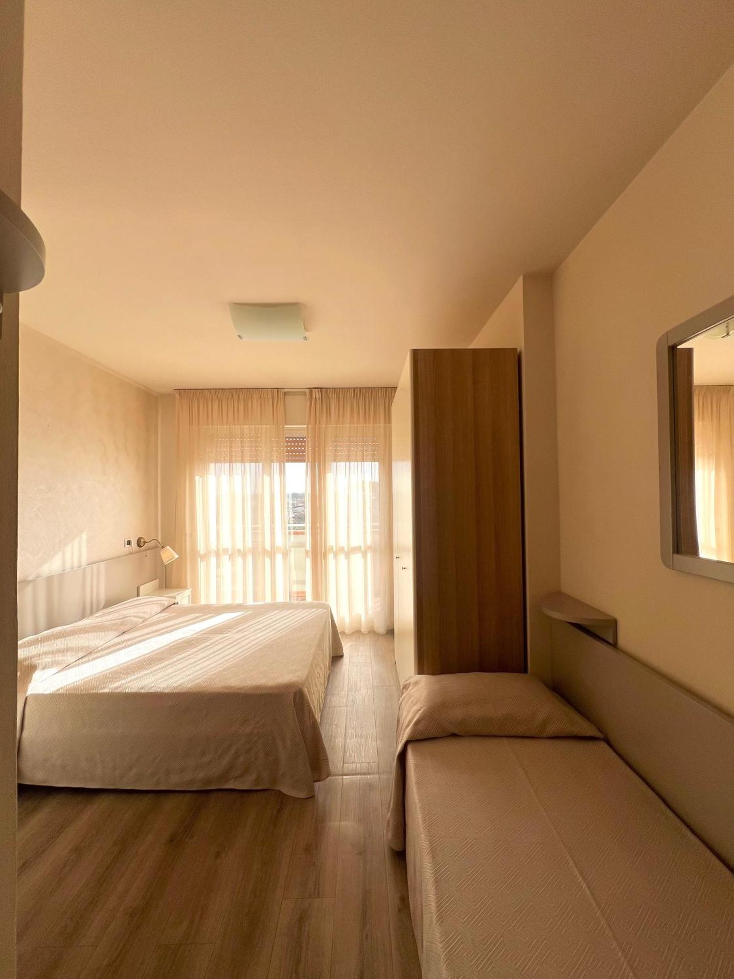 Hotel Nuova Sabrina Marina di Pietrasanta Eksteriør bilde